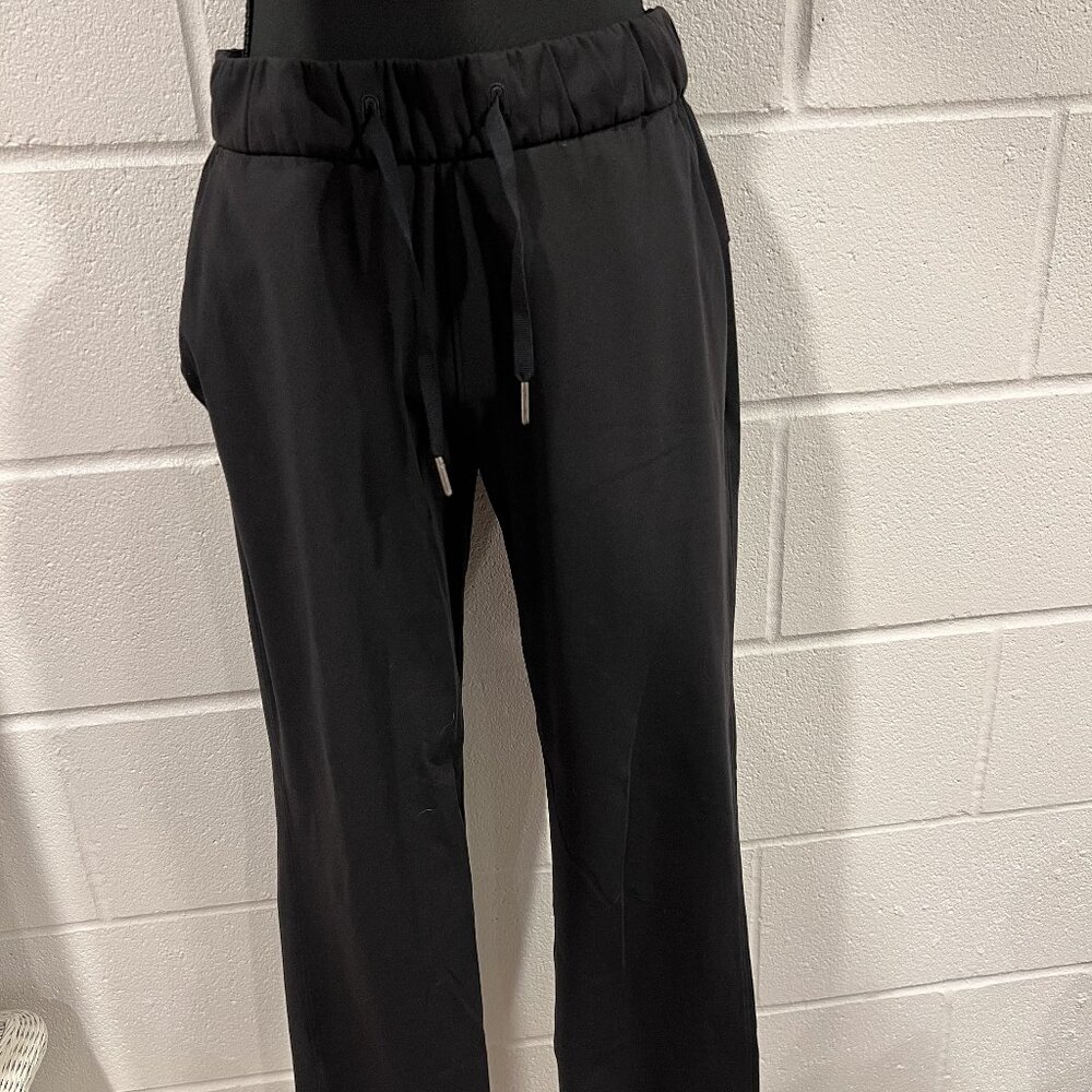 Lululemon US 4 Joggers – Comfy & Sporty Everyday Pants